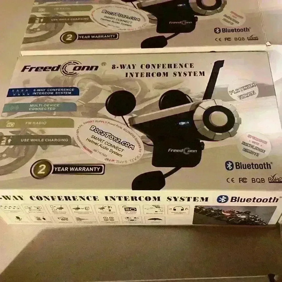 FreedConn 8 way conference intercom system, smart connect helmet audio - Picture 1 of 7